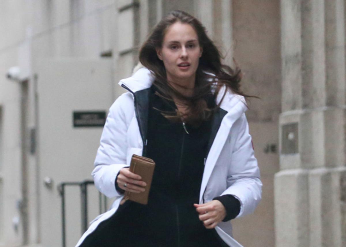 Even Jeffrey Epstein’s girlfriend, the last person to speak on phone