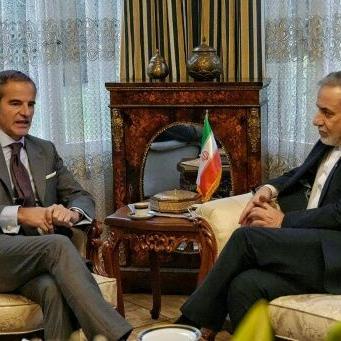 Iran FM in Geneva for US talks , as Guards begin drills in Hormuz Strait