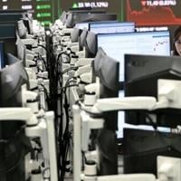 US stocks bounce back as Trump softens China trade tone