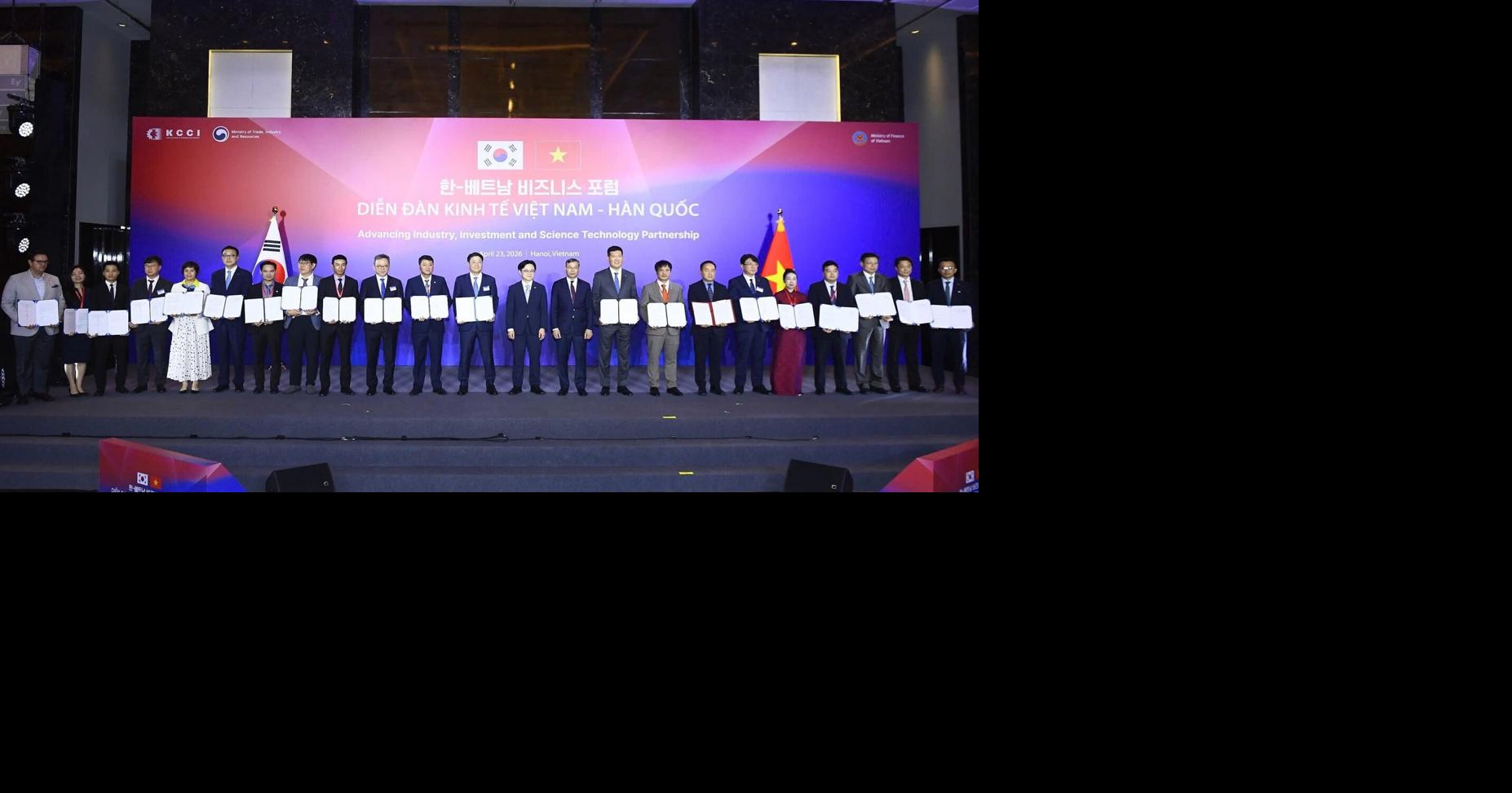 FPT and Shinhan Bank Deepen AI-Driven Cooperation Across Digital Finance, Startups, and Next-Gen Technologies