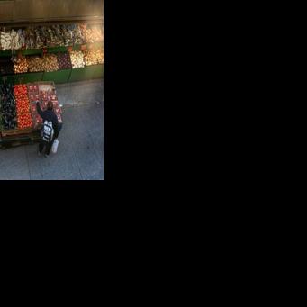 Stocks mostly rise tracking tech, earnings