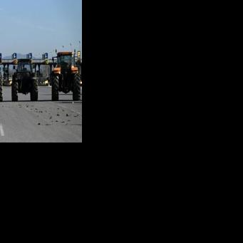 Greek govt warns farmers not to escalate subsidy protest