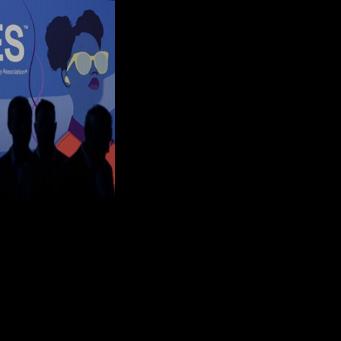 AI pendants back in vogue at tech show after early setback