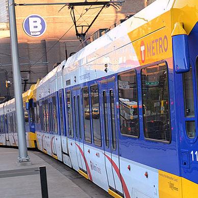 Man falls onto tracks and is hit by a light rail train Minneapolis