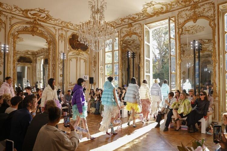 Bosideng Celebrates 50 Years at Paris Fashion Week with 