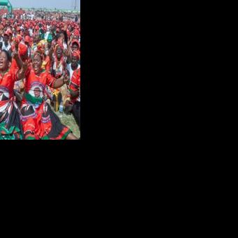 Malawi votes in battle of two presidents as economic crisis bites