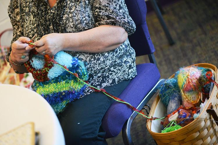 Columbia's knitting community unites to help Alzheimer's and dementia