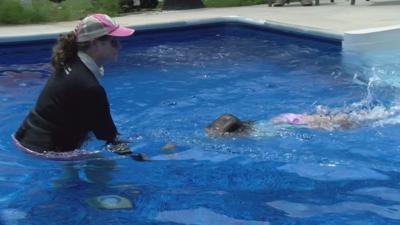 'Anybody should be able to swim': 鶹ý swimming instructor teaches survival skills