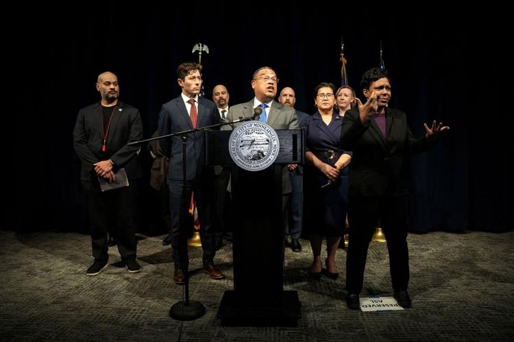 鈥楴ot backing down鈥: How the Minneapolis mayor鈥檚 response to ICE could become a Democratic blueprint
