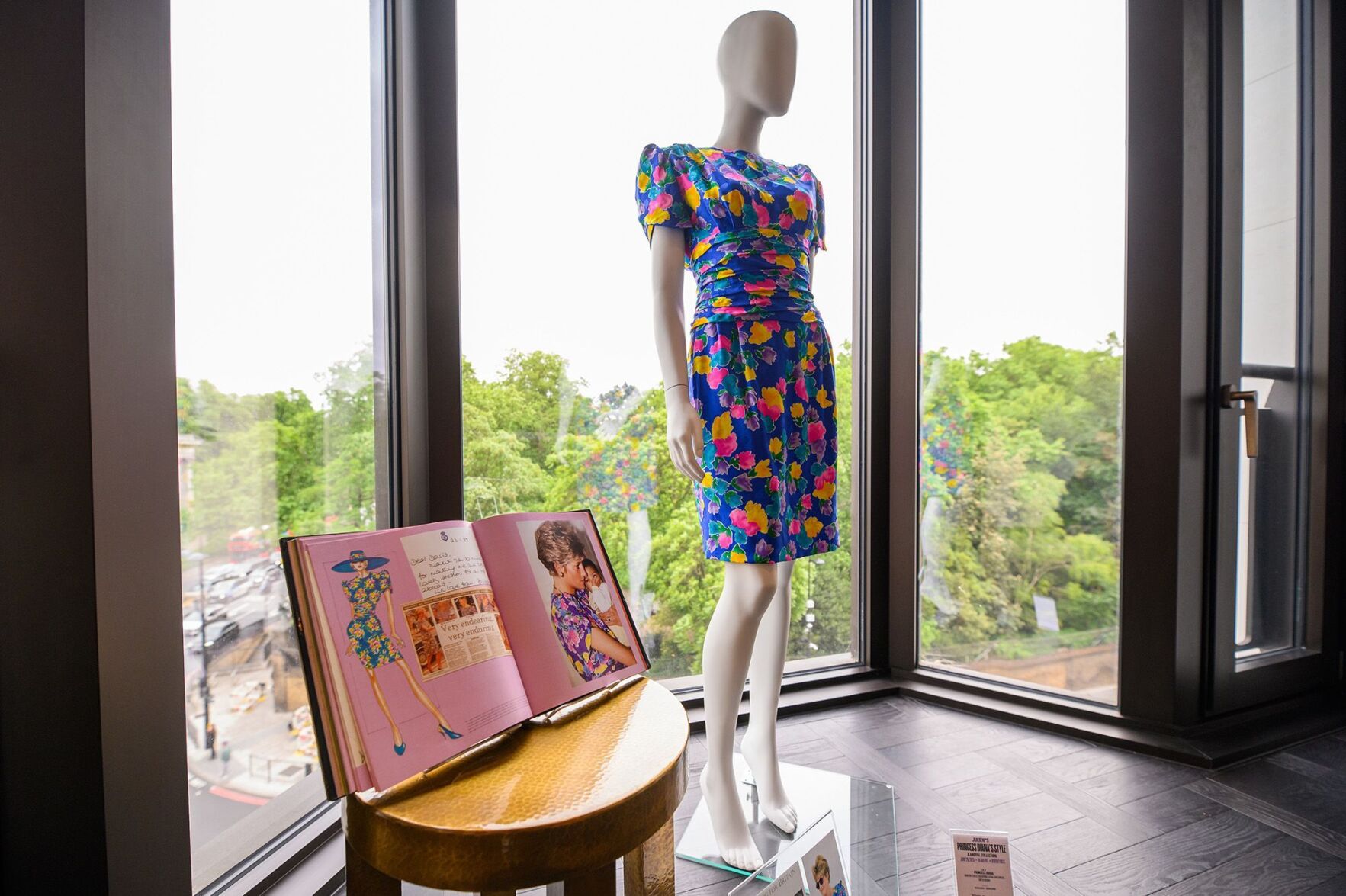 princess diana star dress Princess Diana's bold request was the one thing her designer refused