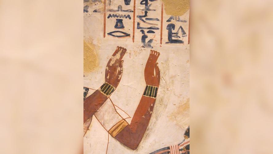 How hidden details in ancient Egyptian tomb paintings are revealed