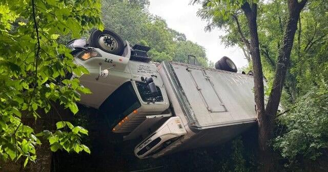 Semi-truck wreck causes traffic backup on Highway 68 in DeKalb County
