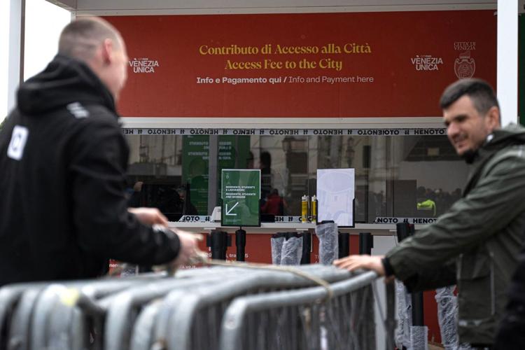 Protests as Venice begins charging entry fee for daytrippers