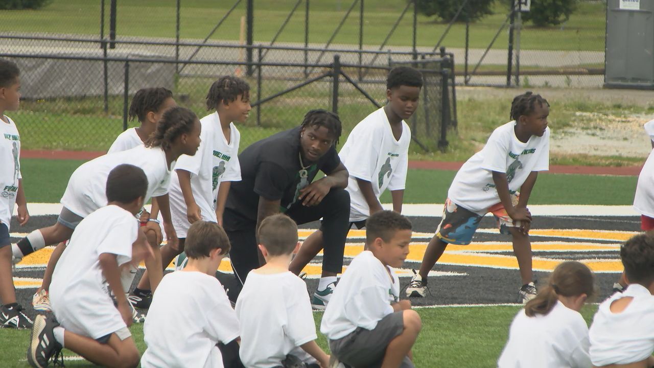 quez watkins football camp