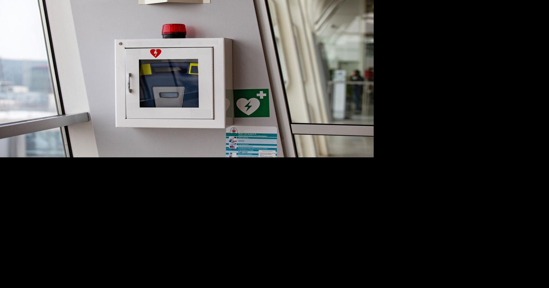 Athens Police purchase ten new AEDs