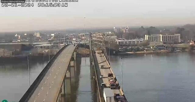 UPDATE: Crash cleared on Hudson Memorial Bridge in Decatur | Athens ...