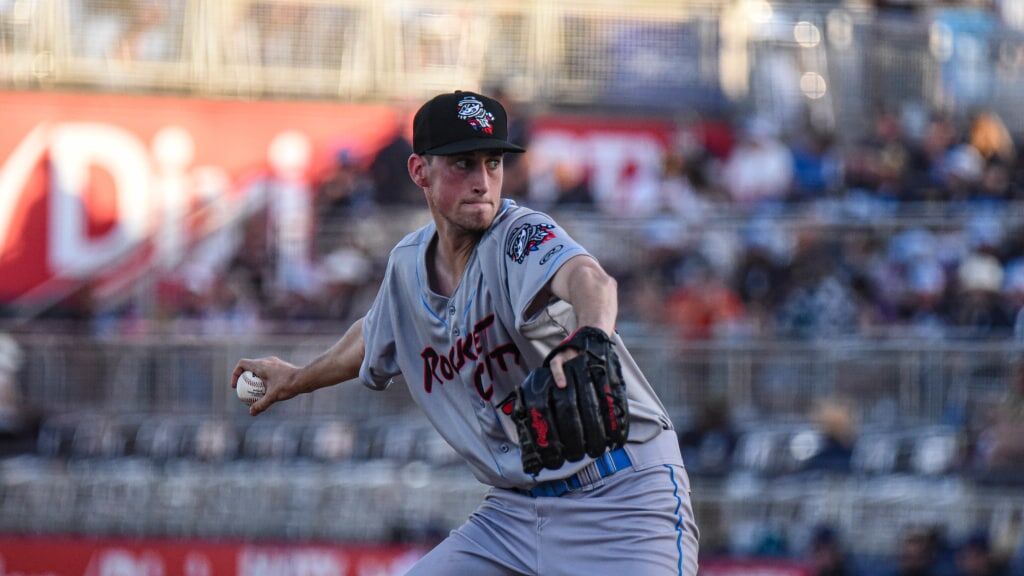 Pitches 4 and 5 were both called strikes on Vaughn Grissom