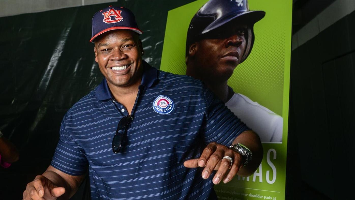 Auburn Baseball: Frank Thomas to get a statue outside Plainsman Park