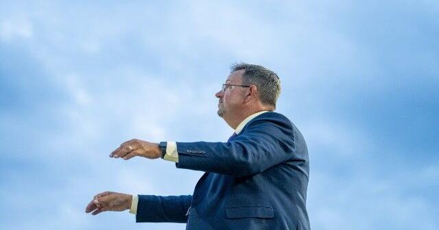 University of North Alabama band director retiring after more than 20 years