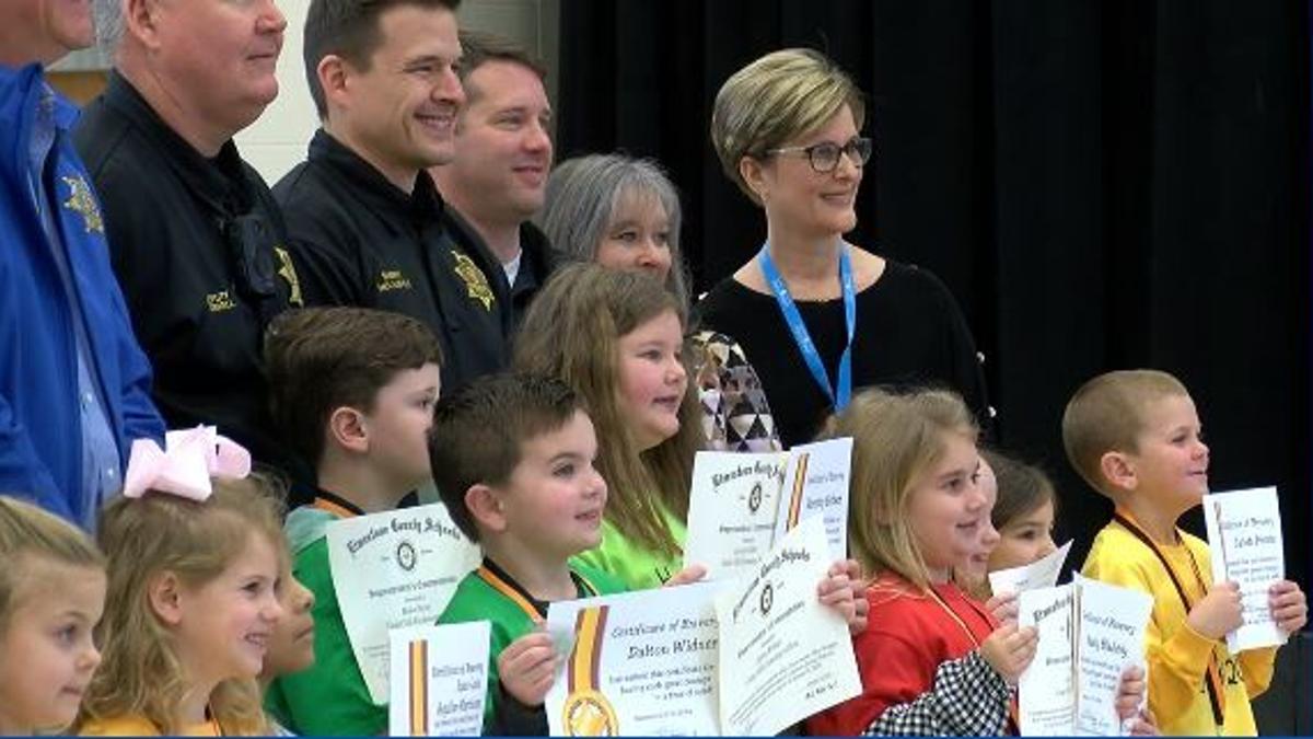 HODGES' HEROES: First-grade class honored after saving Limestone County teacher | News | waaytv.com