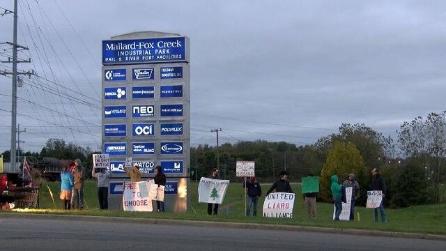 Decatur ULA employees protest vaccine requirement