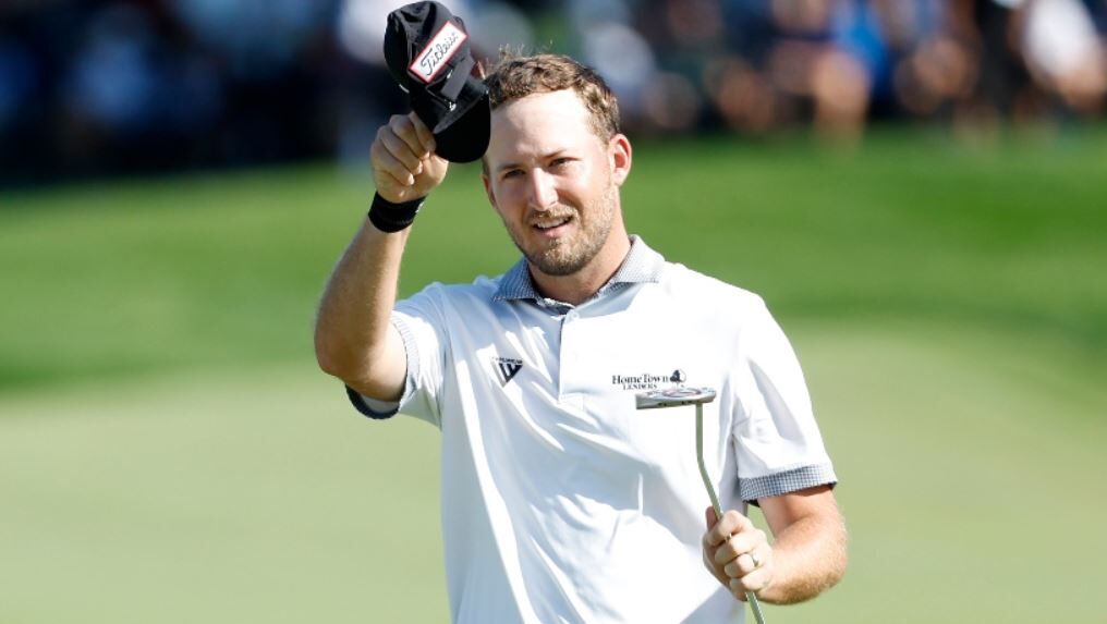 Hodges goes wire-to-wire for 1st PGA tour victory