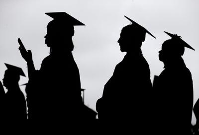 Americans’ credit card debt falls, but past-due student loans drag on credit scores