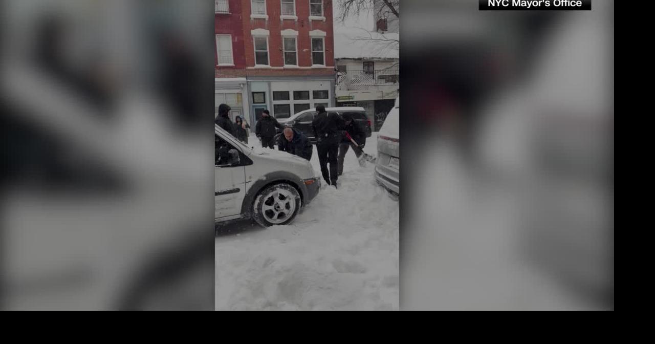 New York Mayor Zohran Mamdani helps stranded driver dig out of the snow