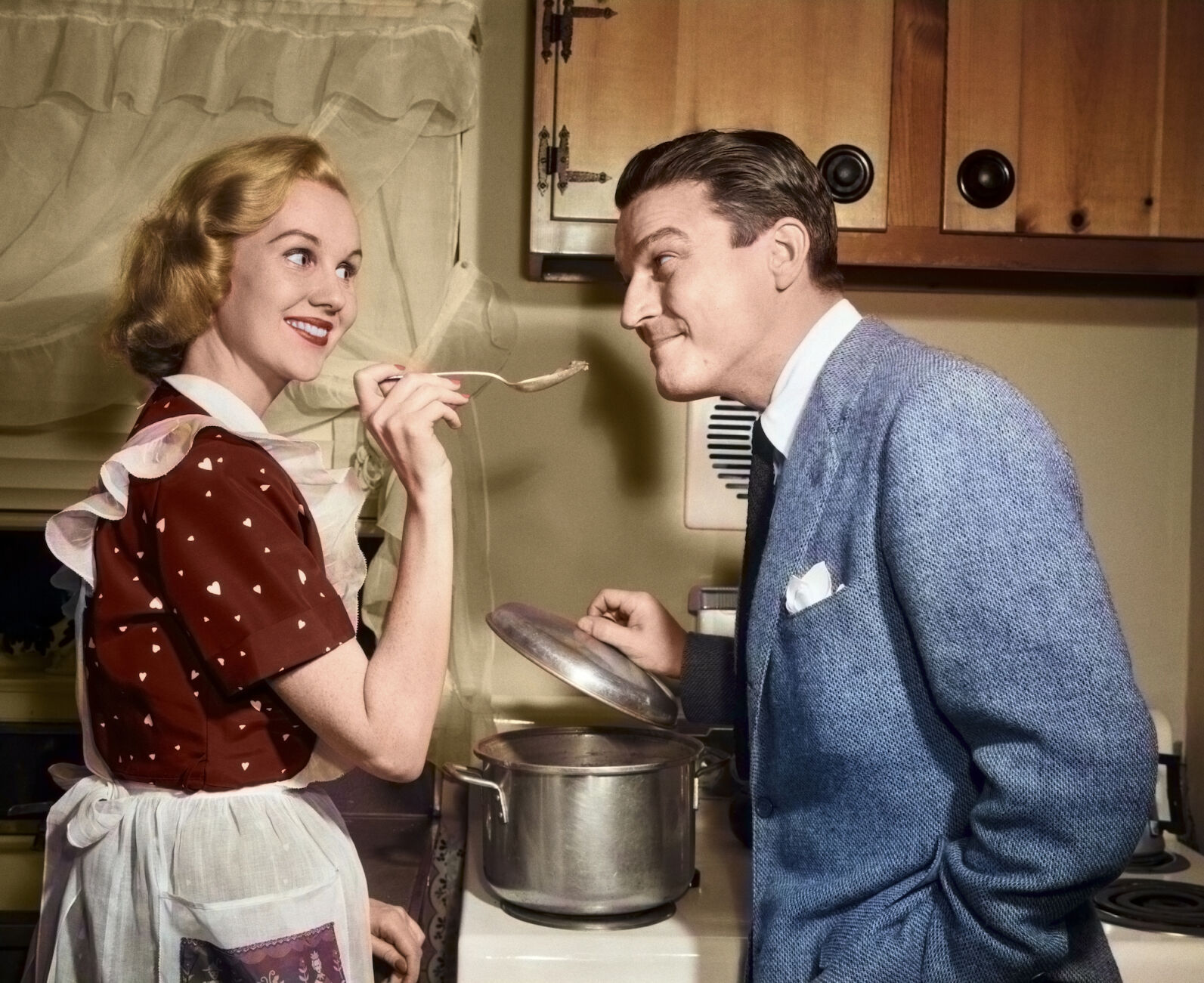 Tradwives promote a lifestyle that evokes the 1950s, but not without controversy News waaytv