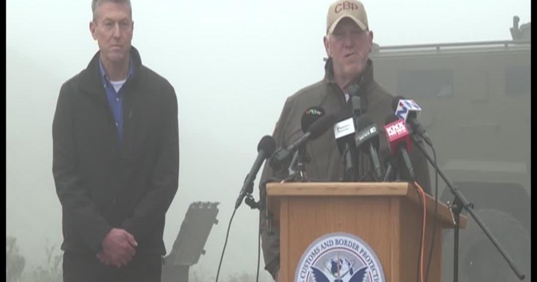 RAW: Border Czar Tom Homan speaks at Mexican border