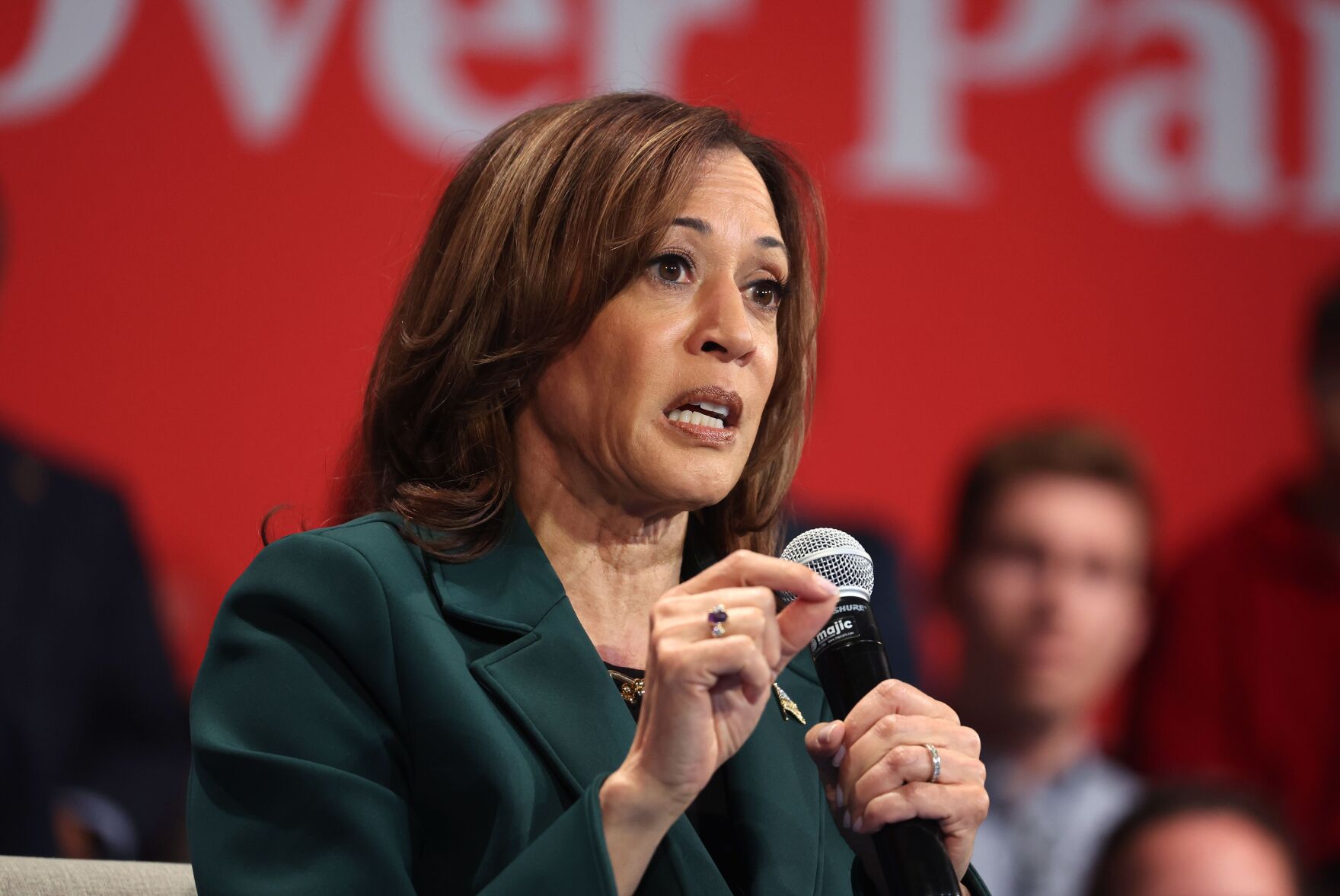 Suspected Drunken Driver Heading Wrong Way Passes Vice President Kamala ...