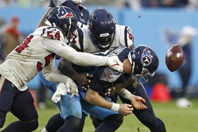 Too many Titans’ mistakes end winning streak at 6 straight