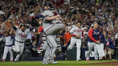 Hundreds of thousands fans celebrate Braves title in parade