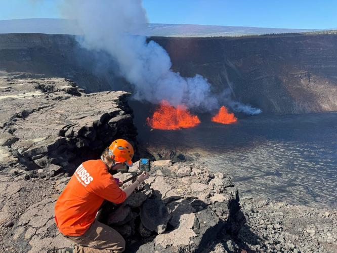 Kilauea volcano erupts on Hawaii island, drawing crowds for the holidays