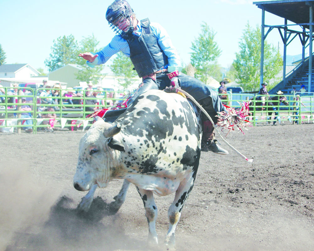 Broncs and Bulls riders put on exciting show in Enterprise Sports wallowa