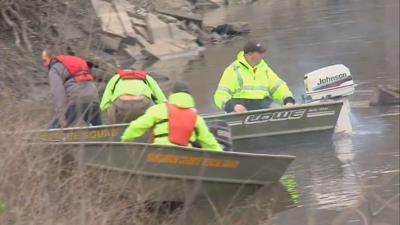 MMA fighter missing after kayaking on Sangamon River