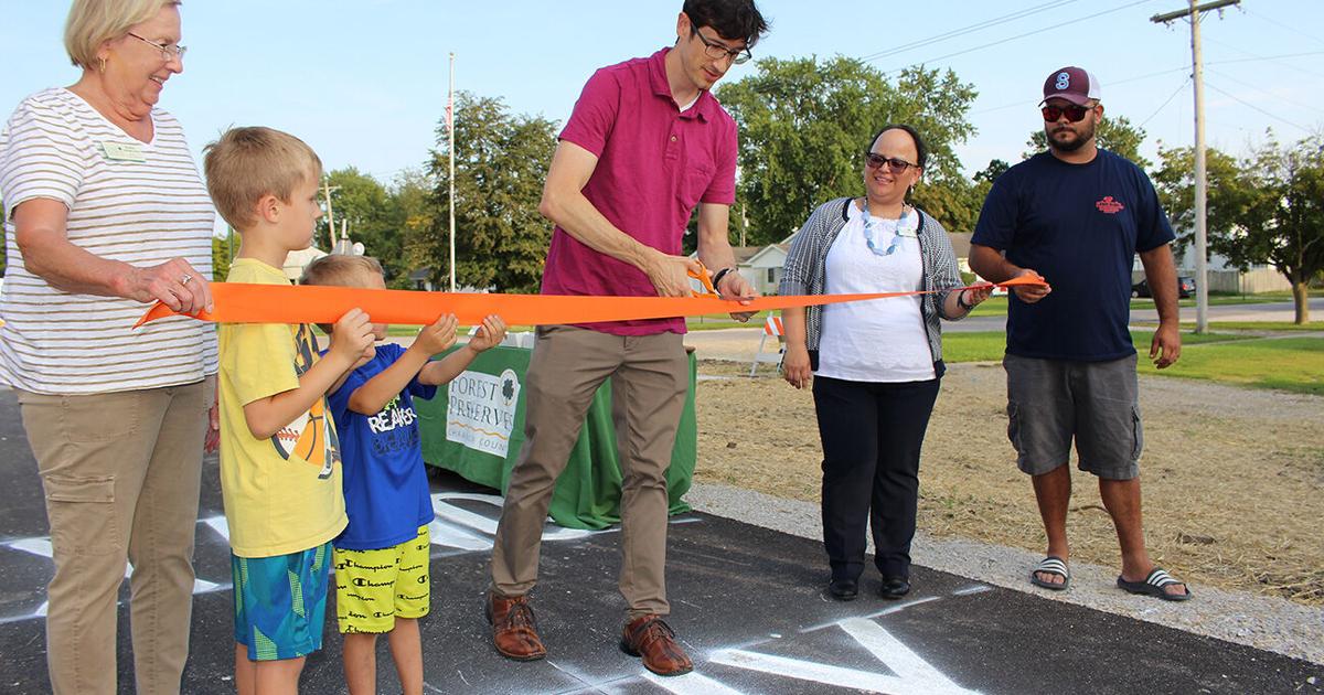 Ribbon cutting held for new section of Kickapoo Rail Trail in Ogden ...