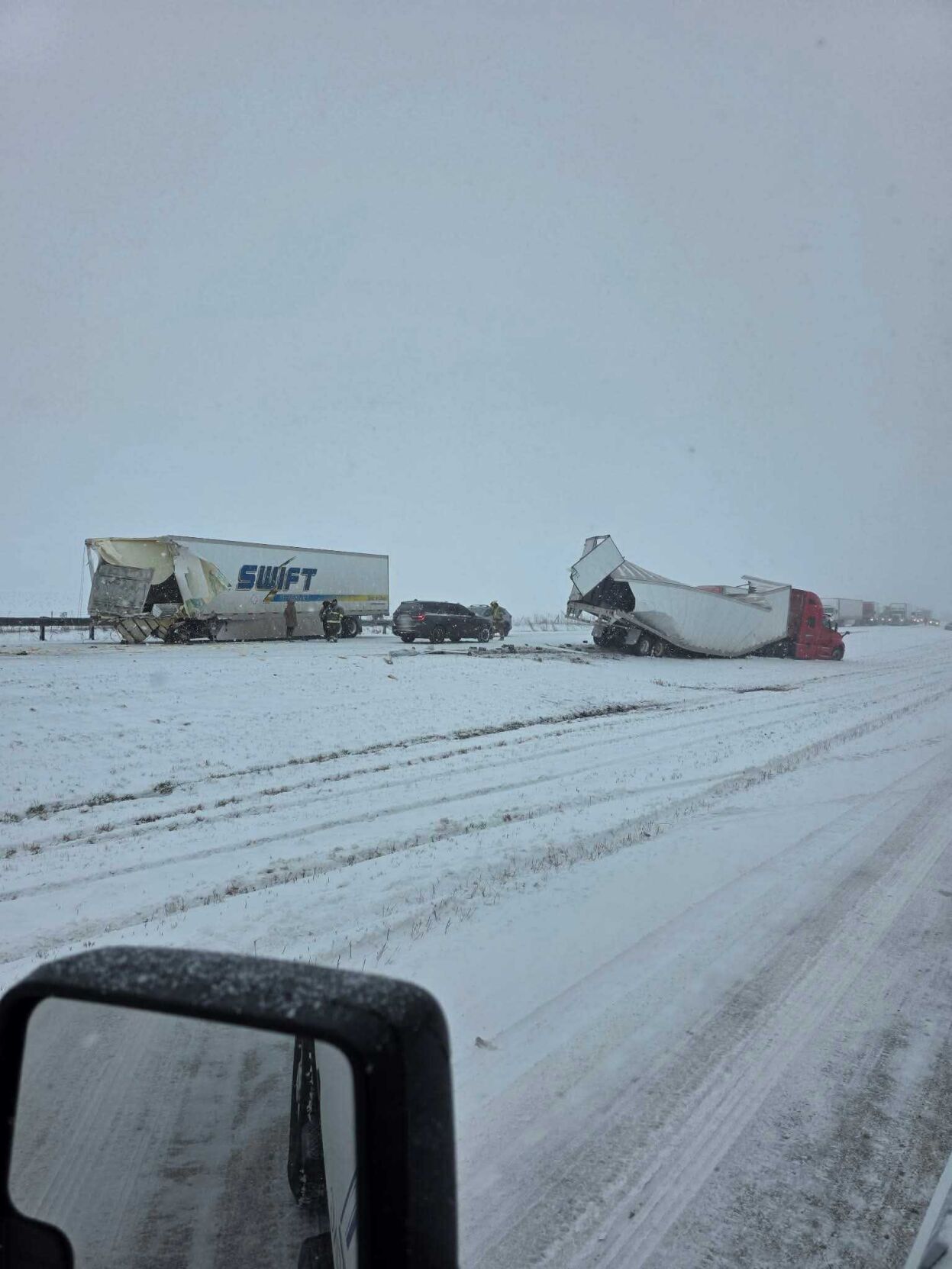 interstate 57 coles county crash 12.13