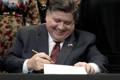 Pritzker signs Illinois Paid Leave