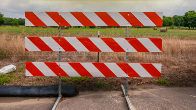 Road closed, Construction (C)