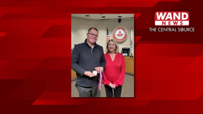 Clay Gerhard accepts Stephen Decatur medal