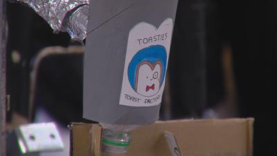 Young engineers in-the-making visit University of Illinois Engineering Open House