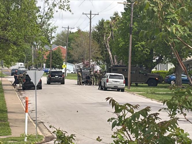 Suspect seen sitting following Jacksonville barricade