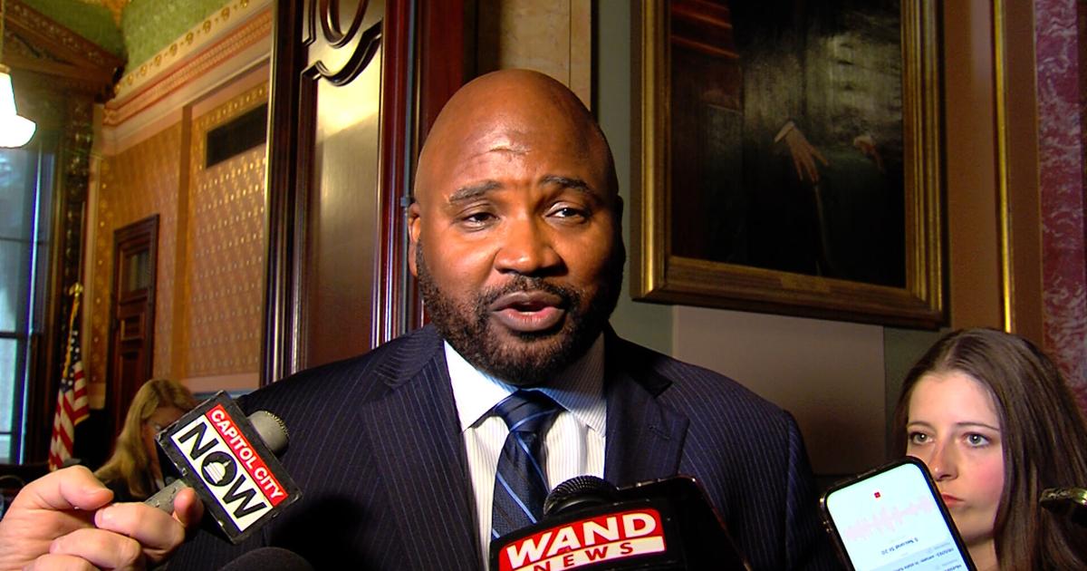 IL Democratic lawmakers pass $55.9 billion budget, send plan to Pritzker