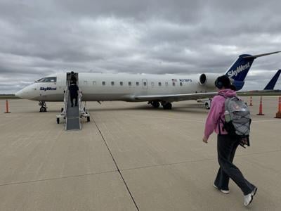 SkyWest / United Express jet at Decatur, Ill airport