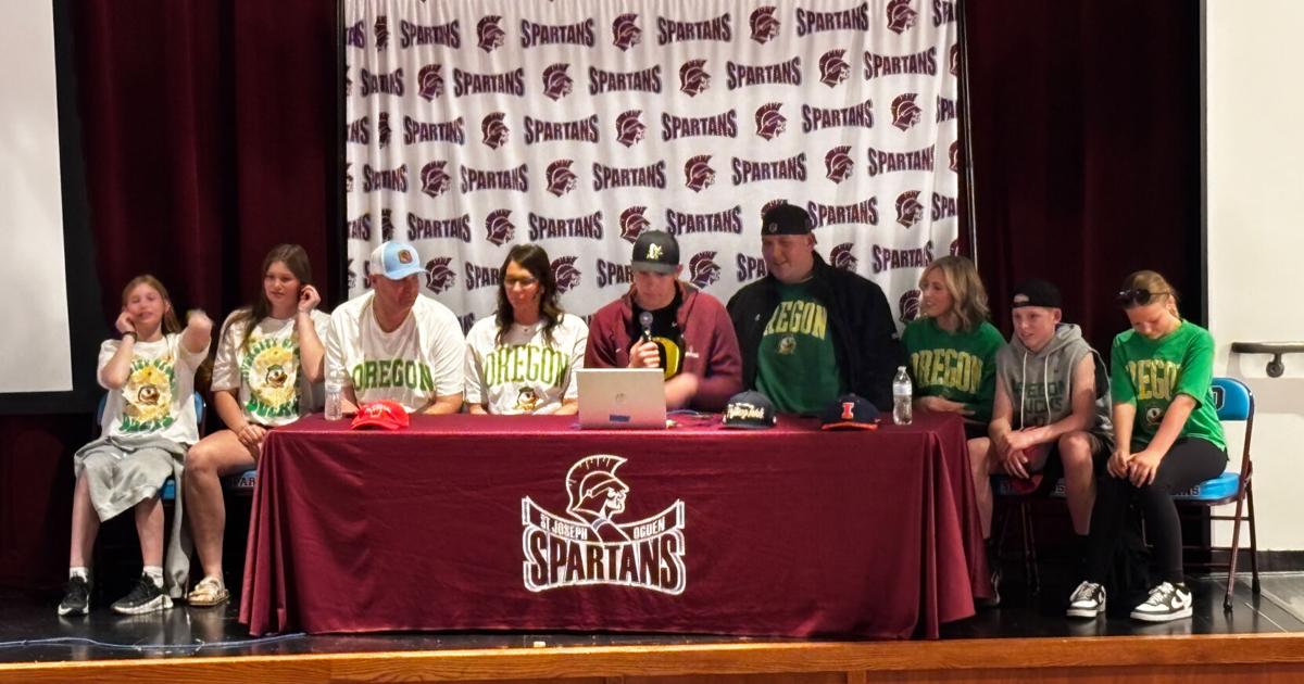 Read moreSJO's Cam Wagner, 4-star recruit, announces commitment to Oregon for football