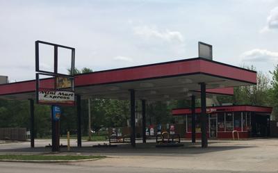 Police: Suspected synthetic drugs seized at convenience store