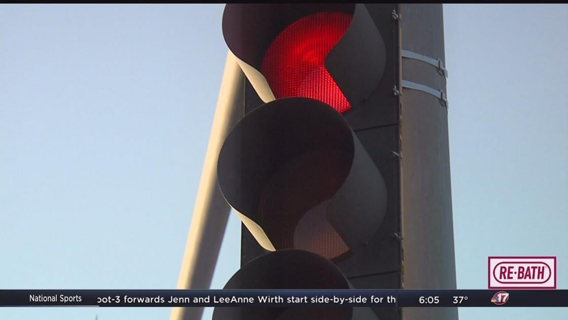 Illinois To Stop Collecting On Unpaid Red Light Tickets Top Stories Wandtv Com