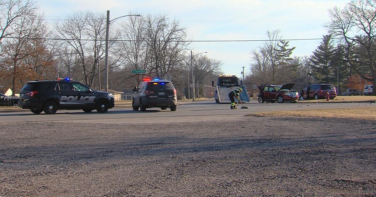 Two vehicle crash causes injury in Decatur | News | wandtv.com