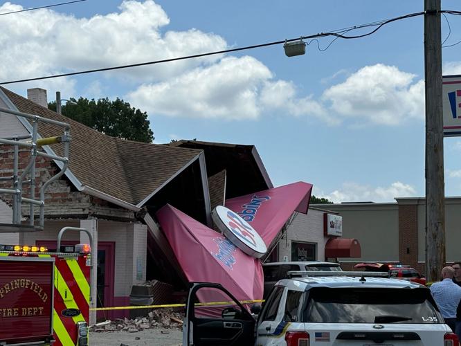 Springfield Baskin-Robbins crash2